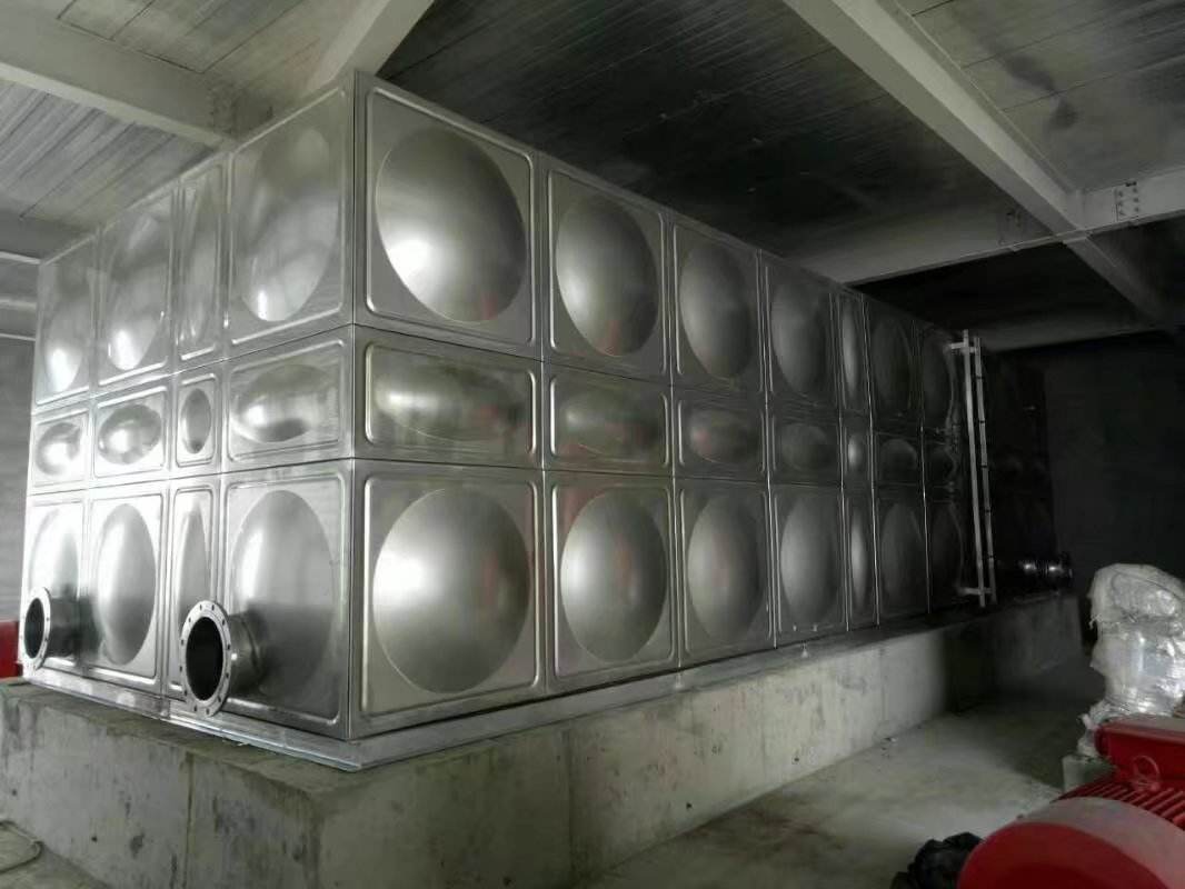 不锈钢水箱，不锈钢消防水箱，不锈钢保温水箱，焊接水箱，消防水箱，消防水箱厂家